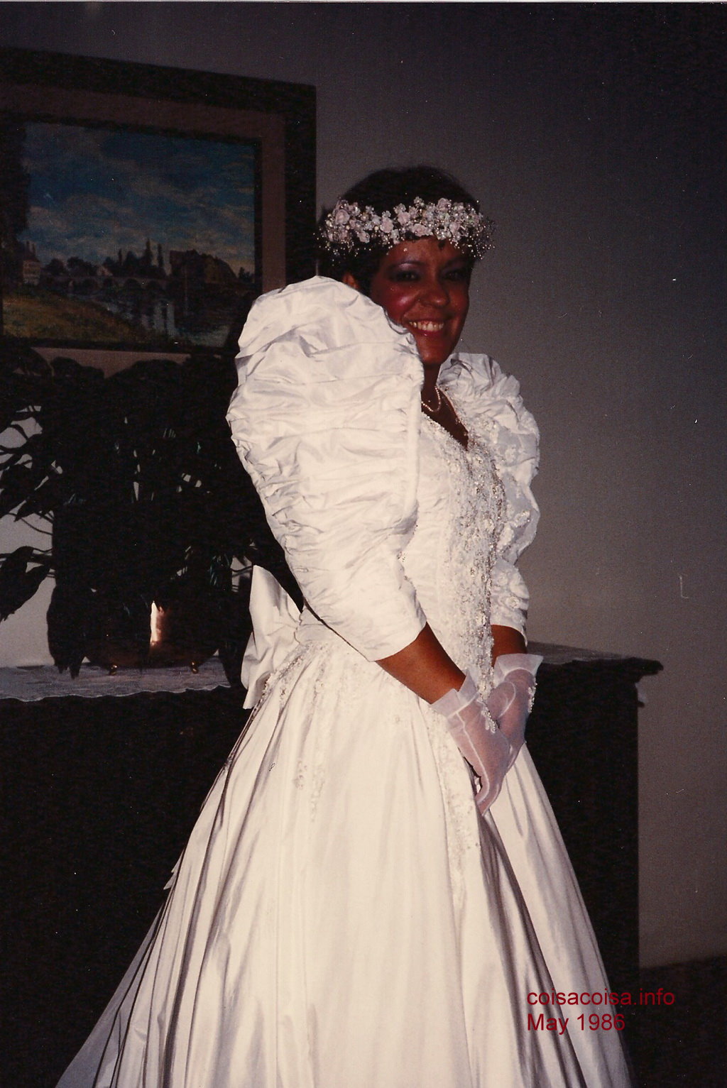 Heloisa in her wedding dress