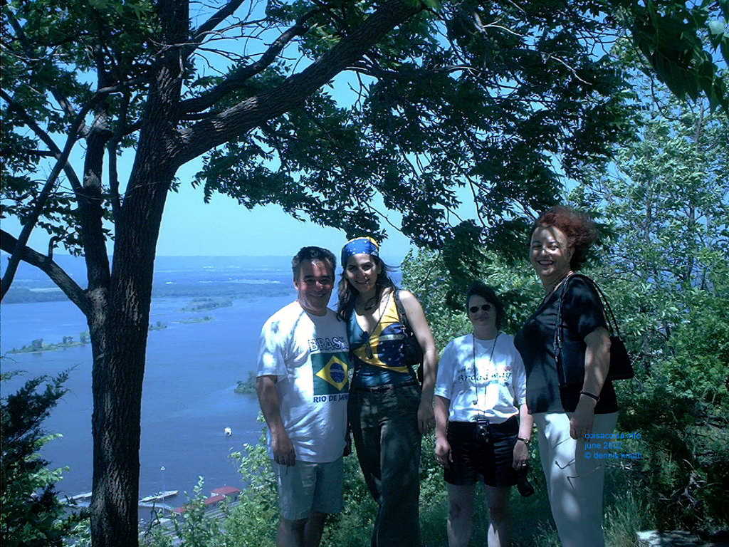 Janine, Helton, Sherri and Silesia overllook the Mississippi River