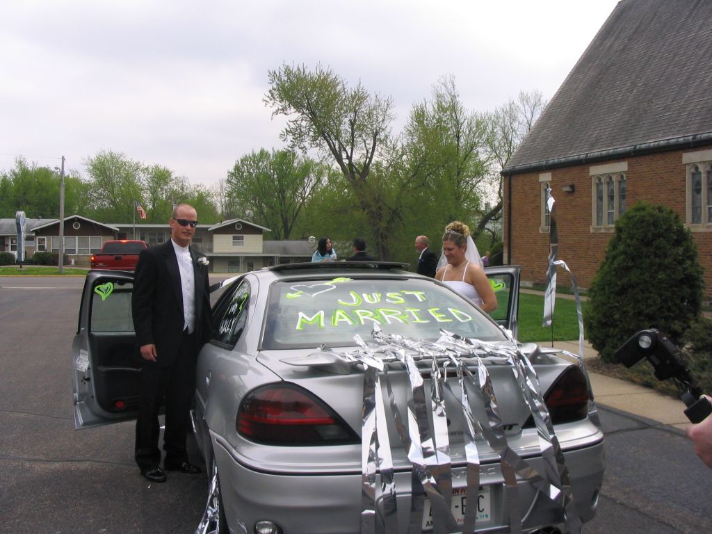Kelly and Nathan's Just Married car