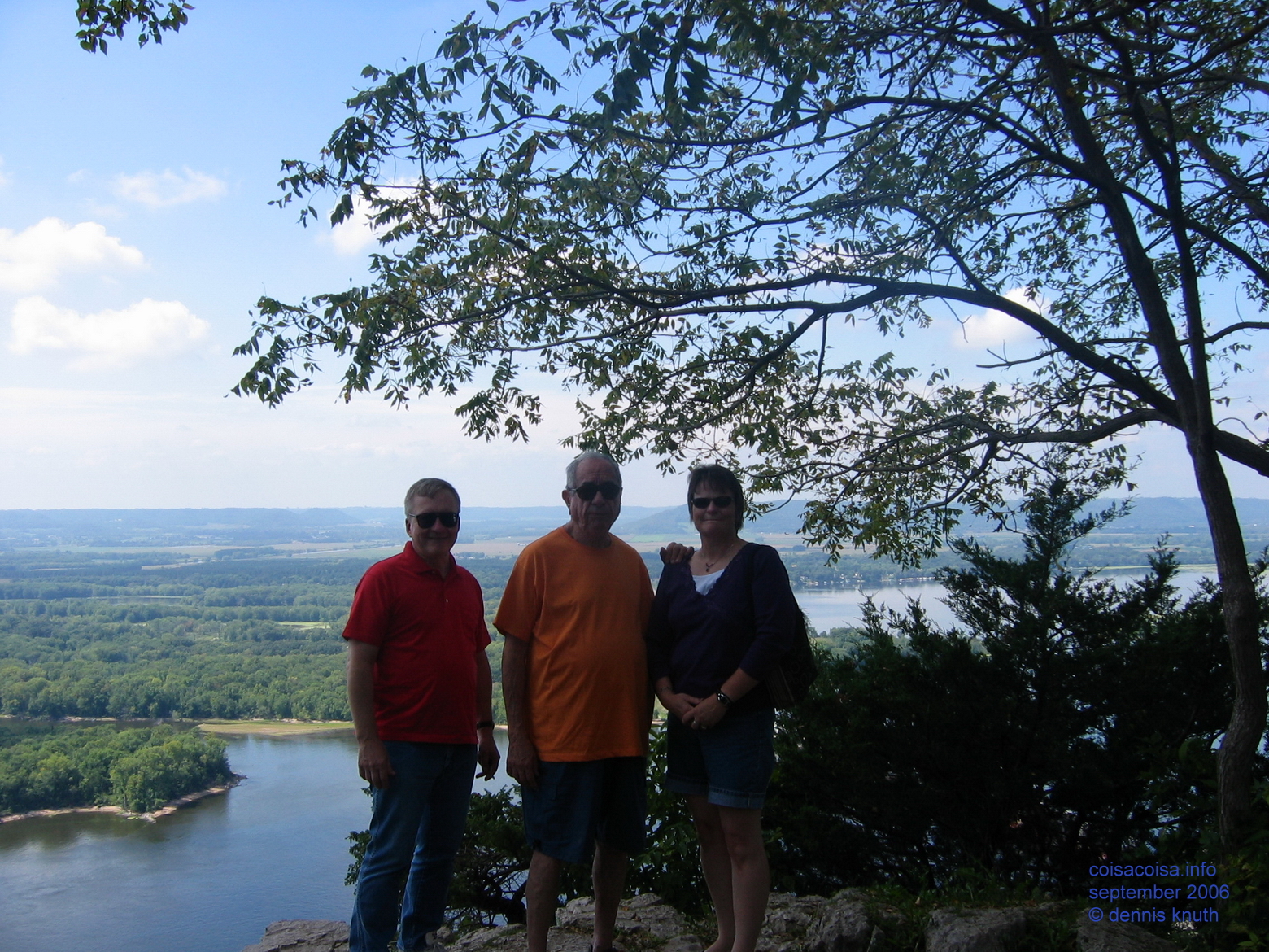 Sherri, Dennis Knuth and Muscio on the Mississippi River