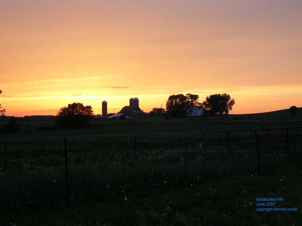 Durand Wisconsin sunset on neighbors farms