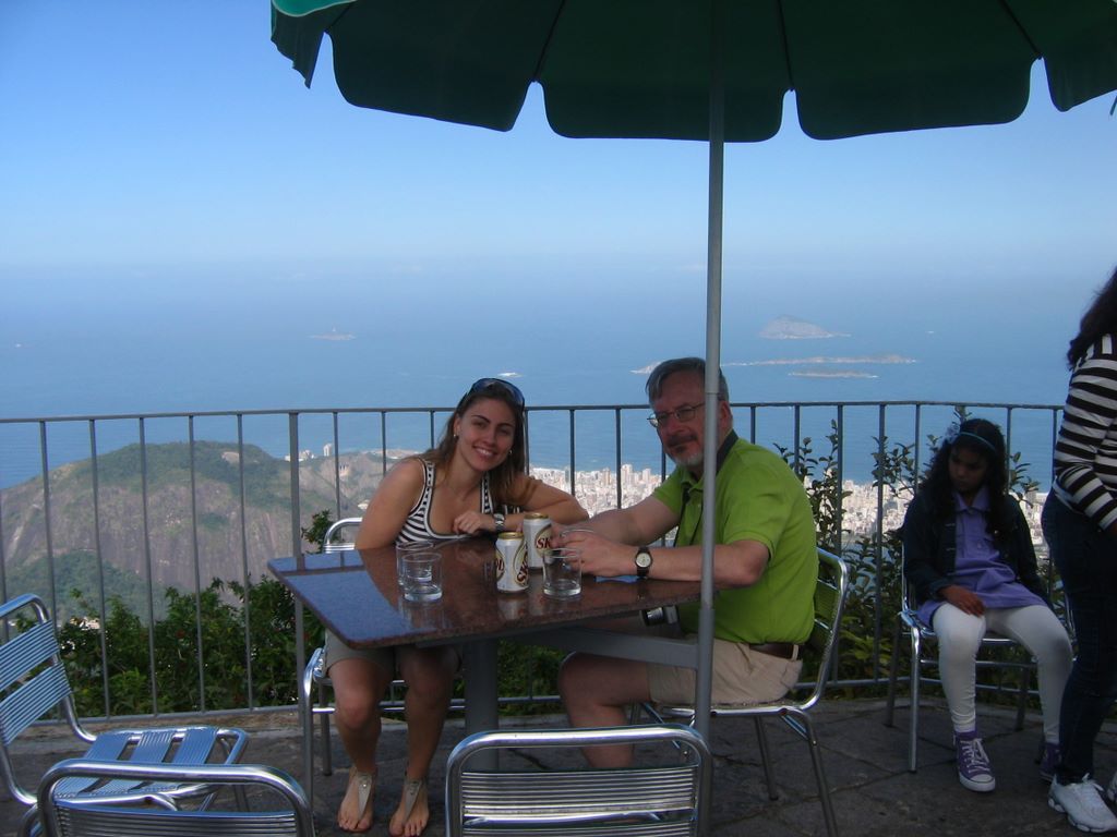 Katia and Dennis at the cafe on Corcovado