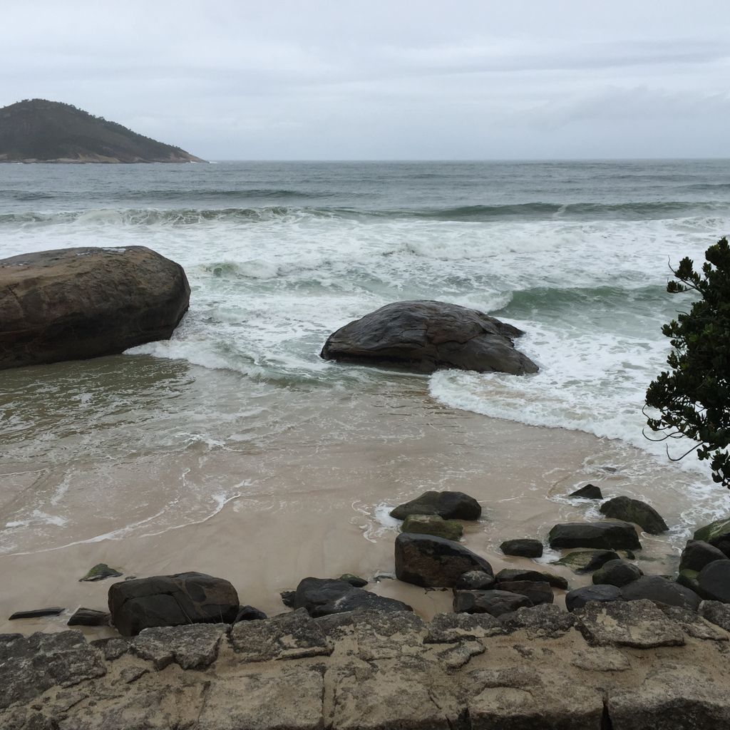 Prainha Beach and rocks