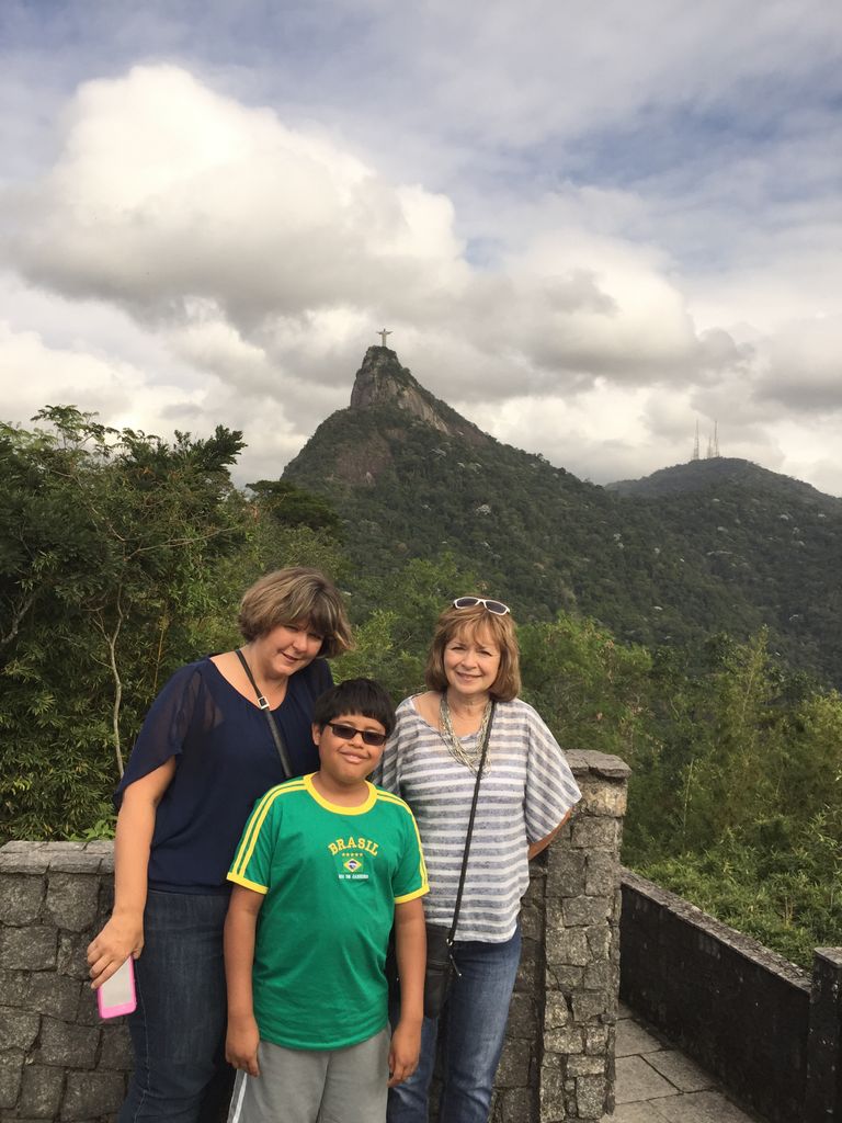 Debbie, Connor and Sharon on the way to Corcovado